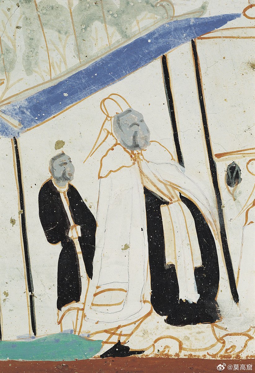 DunhuangAcademy's tweet image. Curious about ancient Chinese royal attire?
In Cave 290 of the #MogaoCaves (Northern Zhou Dynasty), a king is depicted wearing a Hehuan crown (Chinese: 合欢帽) with a trailing braid at the back of the head, a distinctive Xianbei cultural symbol. His attire include a robe with…