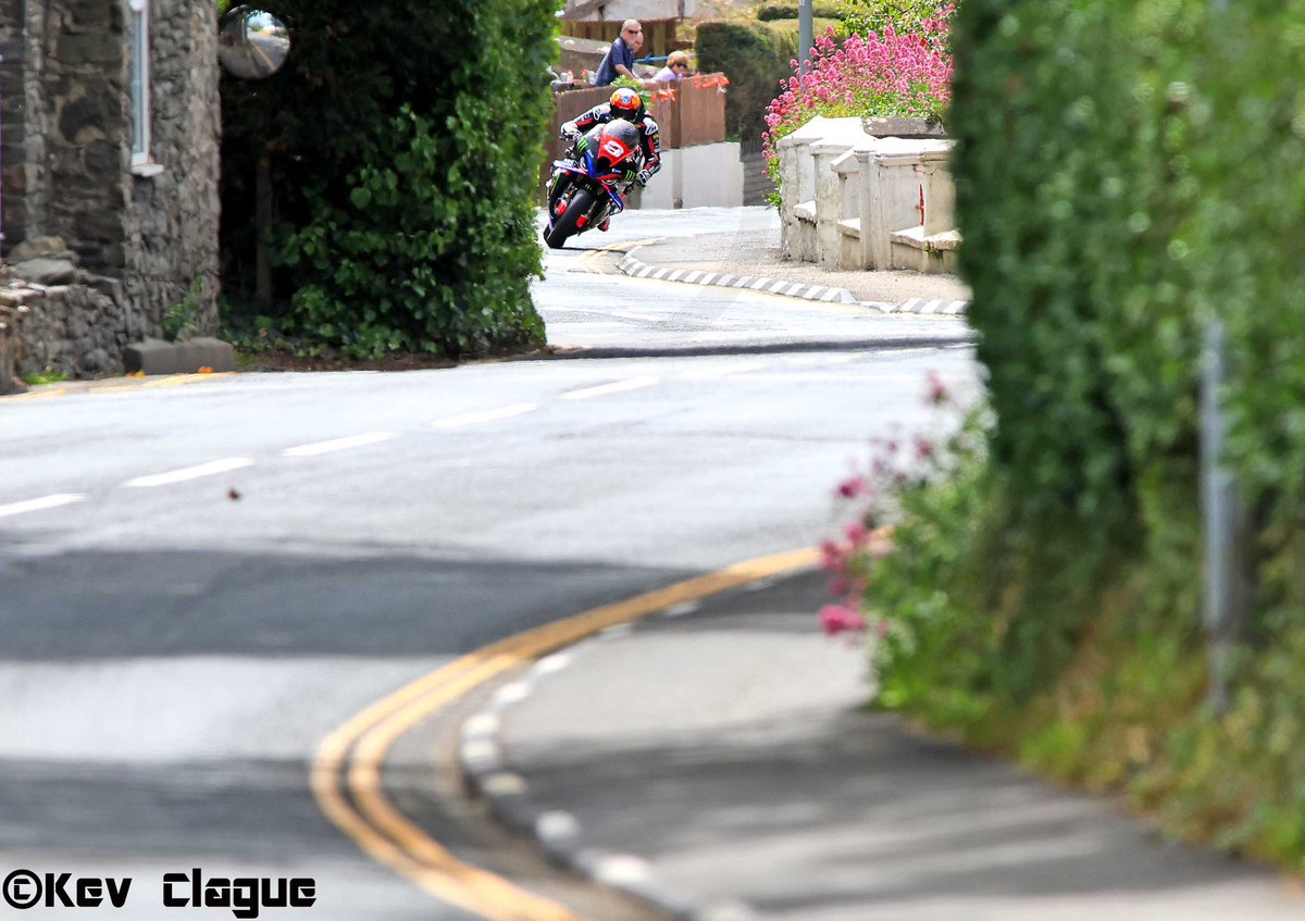 Davey Todd ‘Threading the needle’
TT practice 2025