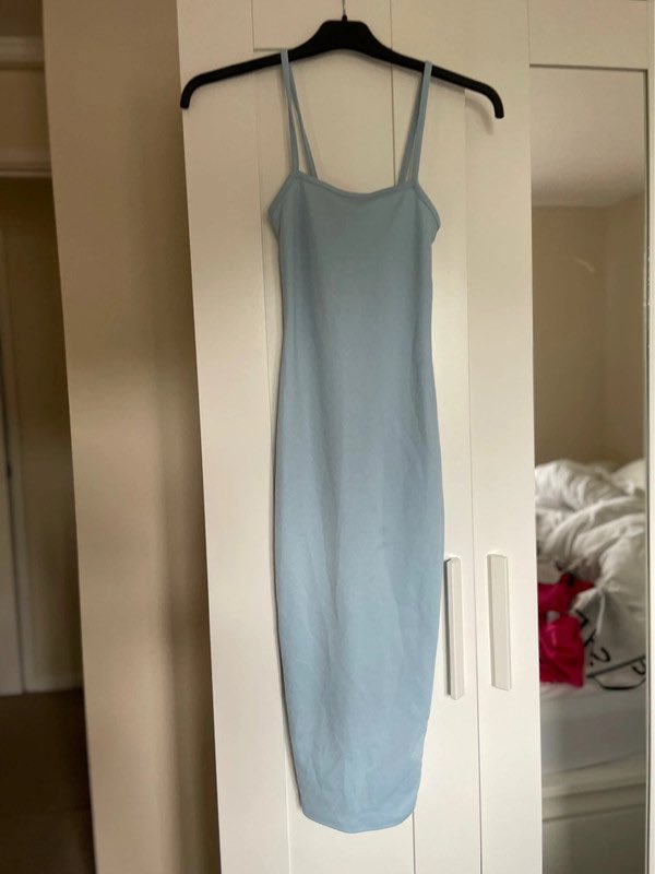 SparklyJourney's tweet photo. Get the PrettyLittleThing Long dresses I’m selling on @VintedUK. Size %{size} for £2.50! https://t.co/B1HzmYfdKc https://t.co/ukKZ0Bg8KF