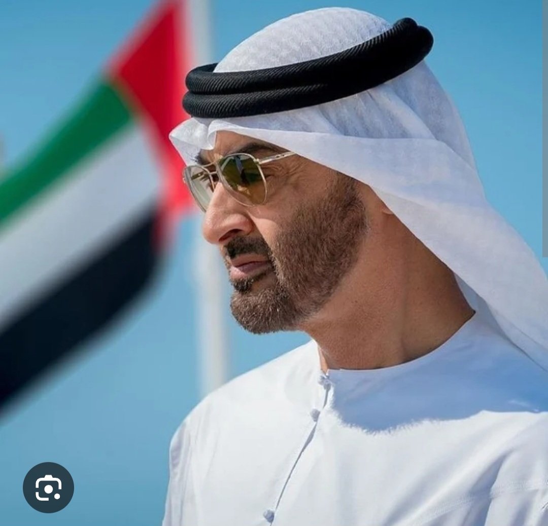 AhmedBinFareed1's tweet image. في خضم الظروف المحيطة المحبطة والأخبار المحزنة التي تحيط بنا من كل جانب، سعدت جدا بالأمس وانا أشاهد على أرض الواقع خطوات عملية لمشروع تنموي كبير ترسى دعائمه بثبات في محافظة شبوة، وهو مشروع الطاقة الشمسية، والذي من المتوقع ان يقدم خدماته قريبا لمئات الآلاف من أبناء المحافظة، ومن…