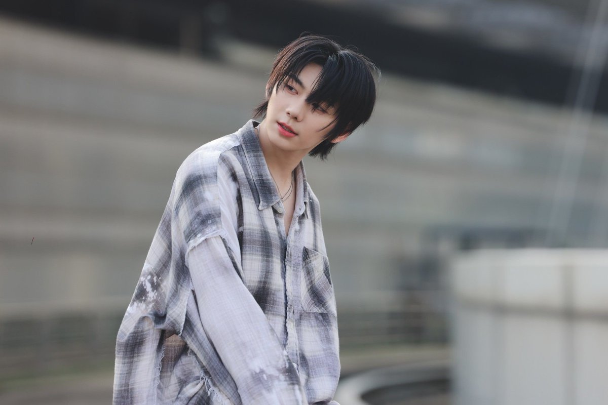 ahofnews's tweet photo. [𝗠𝗘𝗟𝗢𝗡 𝗠𝗔𝗚𝗔𝗭𝗜𝗡𝗘] 250701 

𝗔𝗛𝗢𝗙 (아홉) #HAN #박한

#AHOF #아홉 @AHOF_official https://t.co/0A6ckpoLbZ