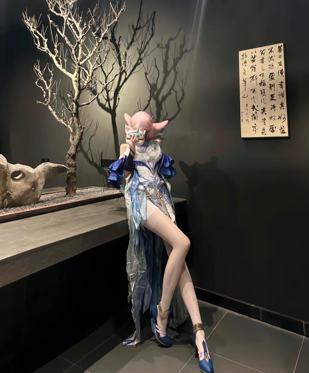 Coslcz's tweet image. 狐面の奥で微笑むのは、王者の舞姫・貂蝉🦋✨
東京から召喚された彼女のステップ、届いたらRTしてね🩰🤍
#貂蝉 #王者 #コスプレ #cosplay #コスプレイヤーさんと繋がりたい
