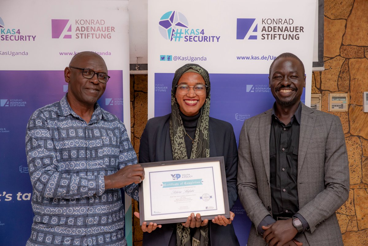 KasUganda's tweet photo. 🎓 Ashira Mafabi

Policy brief on social media &amp; trafficking.
She recommends AI tools, public awareness, and legal action to disrupt online trafficking networks.

#DigitalTrafficking https://t.co/0EQ9QMmtW8