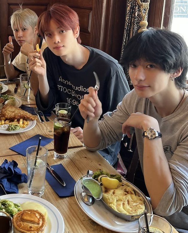 cloudz_archive's tweet image. 250701 인스타그램 Yummm!