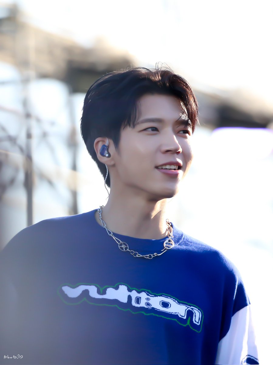 자연광.. 자연광이 필요해🫠 

#남우현 #WOOHYUN