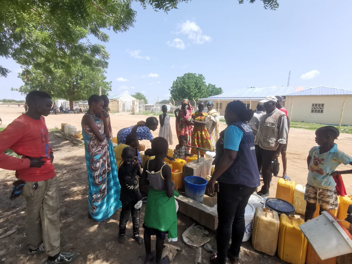 WHO South Sudan (@whosouthsudan) on Twitter photo The @MoHSouthSudan and <a href="/WHOSouthSudan/">WHO South Sudan</a> WASH teams are on the ground in the #Abyei to support ongoing #cholera outbreak response!!
This week, they’re conducting water quality testing & chlorination at key water points in Abyei town & Amiet Market to increase access to #Safewater The @MoHSouthSudan and <a href="/WHOSouthSudan/">WHO South Sudan</a> WASH teams are on the ground in the #Abyei to support ongoing #cholera outbreak response!!
This week, they’re conducting water quality testing & chlorination at key water points in Abyei town & Amiet Market to increase access to #Safewater