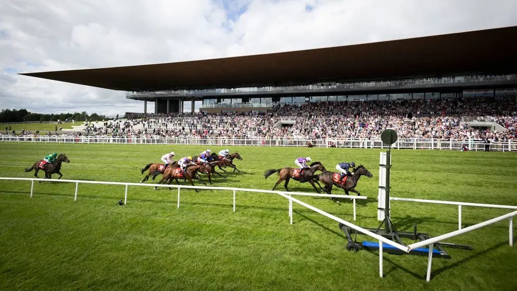 This week’s column: The Curragh, the crowds and the cynics. m.attheraces.com/blogs/kevin-bl…