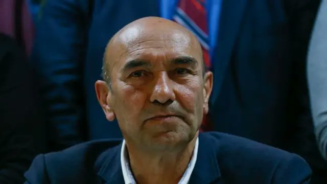 🔻Türkiye'nin demokratikleşmesinin önündeki en büyük engel, darbeci iktidarın kendisidir!

🔻Aralarında önceki dönem İzmir Büyükşehir Belediye Başkanı #TunçSoyer'in de bulunduğu 120 kişinin gözaltına alınması cunta uygulamalarının son örneği oldu.

🔻Topyekûn saldırıya karşı,