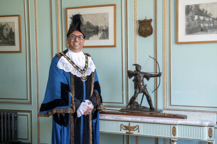 Sheriff_Nottm's tweet image. My official Sheriff Of Nottingham picture with my full regalia.
📸 Tracey Whitefoot