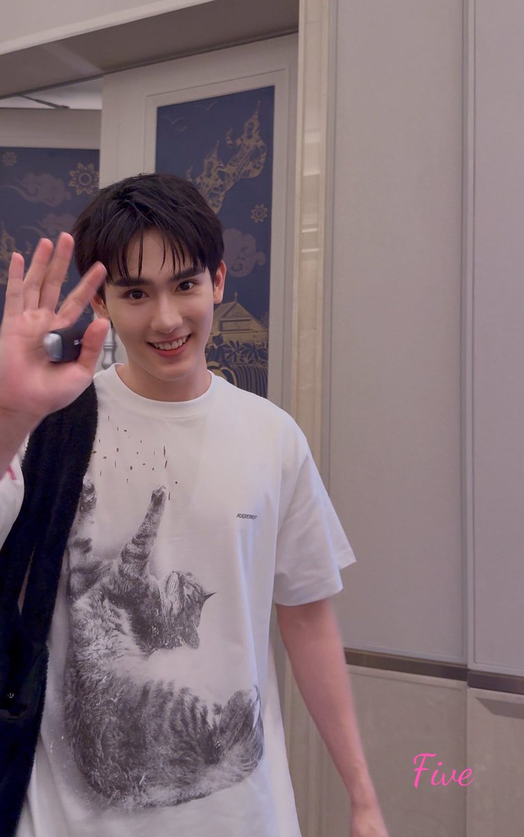 five_ee55's tweet image. @kasibook  #kasibook 
#MAMIXBOOK

    💗Cute                                               Pretty🎀