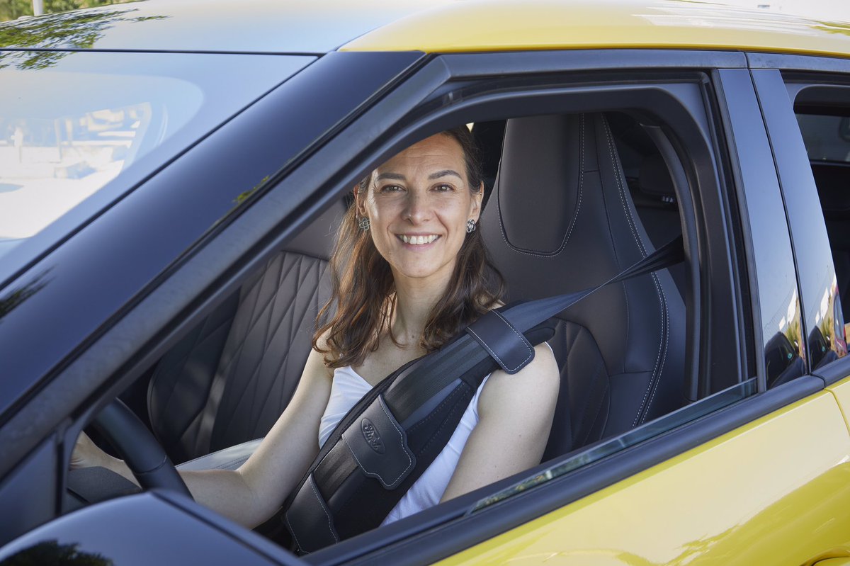 automotorcope's tweet image. @FordSpain acaba de presentar el #SupportBeltTM un accesorio , un dispositivo diseñado para mejorar y facilitar el uso del cinturón de seguridad a personas, a pacientes de oncología . Un sistema validado por el equipo jurídico de @FordNewsEurope #conductoras @CristinadelRey