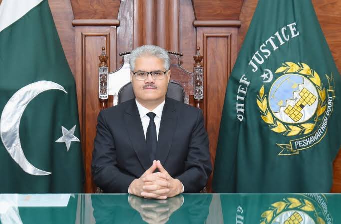 AsadAToor's tweet photo. 🚨🚨#BREAKING: JCP made #JusticeAttiqueShah permanent Chief Justice of #Peahawar high court. https://t.co/ZowmyWcJmN