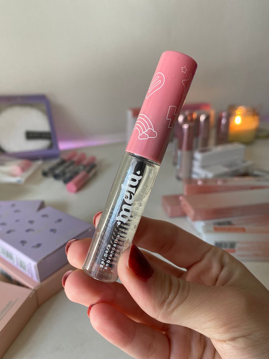 BUENO vengo a hacerme promo pq la entrada de my chemical romance no se paga sola. 
Empece un emprendimiento de maquillaje con mi hermana hace poco y nos darian una re mano compartiendo.
Todo maquillaje bueno, bonito y barato 💖

INSTAGRAM: @/blossom.ic