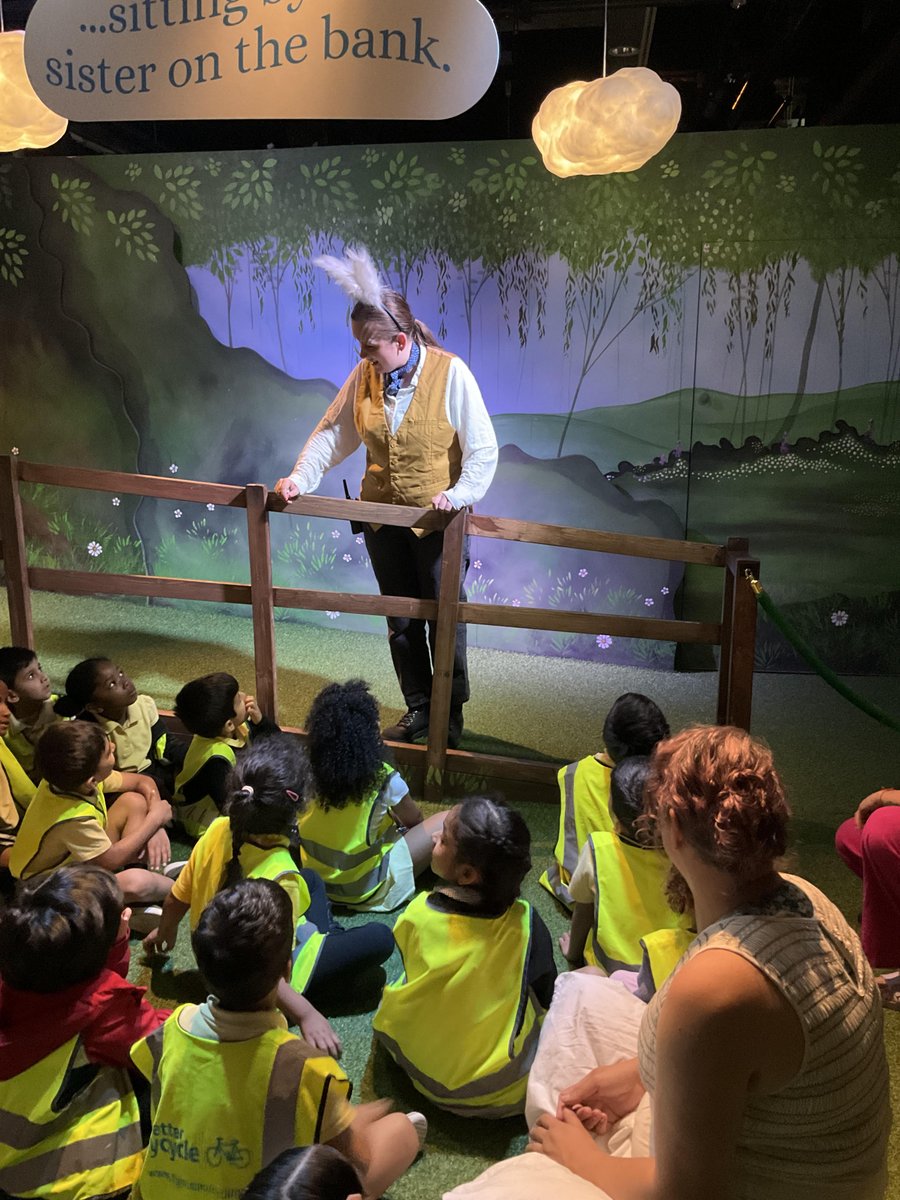 Reception had a fantastic time on their trip to Z-Arts! They explored Wonderland and used their imaginations to take part in some workshops.