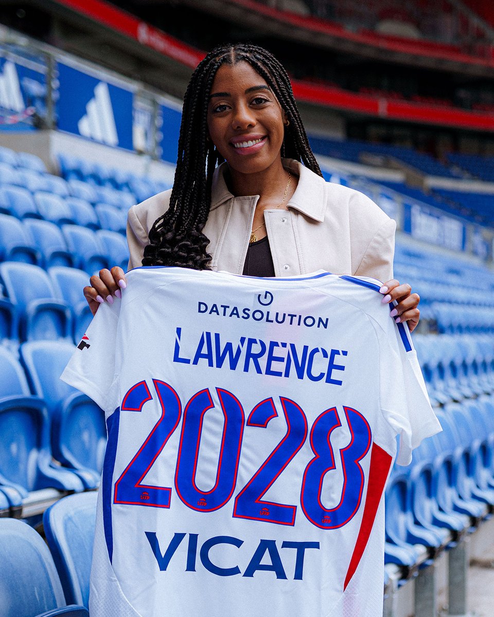 Ashley est une 𝐋𝐲𝐨𝐧𝐧𝐞. ❤️💙