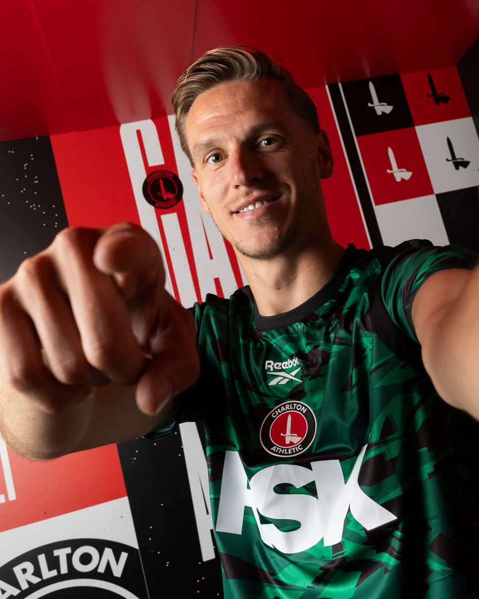 Charlton Athletic FC (@cafcofficial) on Twitter photo 'I'm really excited to join the club. When I first spoke to the gaffer he came across very, very determined and very passionate about what we wants to do and what he's going to do.' 🫡
<a href="/kaminski26/">Thomas kaminski</a> 🤝 Nathan Jones
#cafc 'I'm really excited to join the club. When I first spoke to the gaffer he came across very, very determined and very passionate about what we wants to do and what he's going to do.' 🫡
<a href="/kaminski26/">Thomas kaminski</a> 🤝 Nathan Jones
#cafc