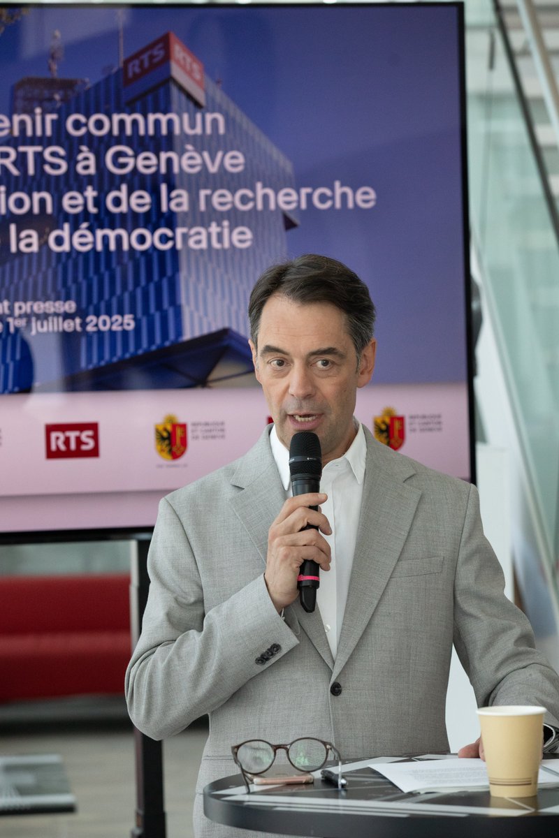 mf_ch's tweet image. Face à la désinformation menaçant la démocratie, la tour RTS accueillera d'autres médias et institutions (à côté de @RadioTeleSuisse), en faveur de la qualité de l'information. Annonce de Pascal Crittin, Antonio Hodgers et Yves Daccord. rts.ch/entreprise/esp…
📷 RTS/Jay Louvion