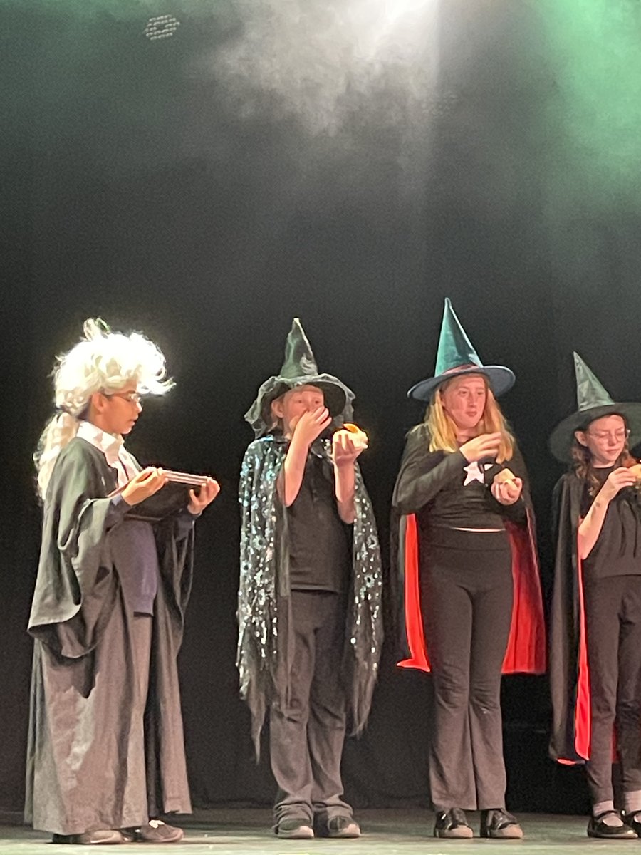 HLLancashire's tweet image. 🪄Yesterday our #HLLMagicFest 2025 participating #Lancashire schools took to the stage to show off their new found skills in #Magic. Their mesmerising storytelling was inspired by visits to @LancsMuseums. What a fantastic day - we are so proud of them! 👐