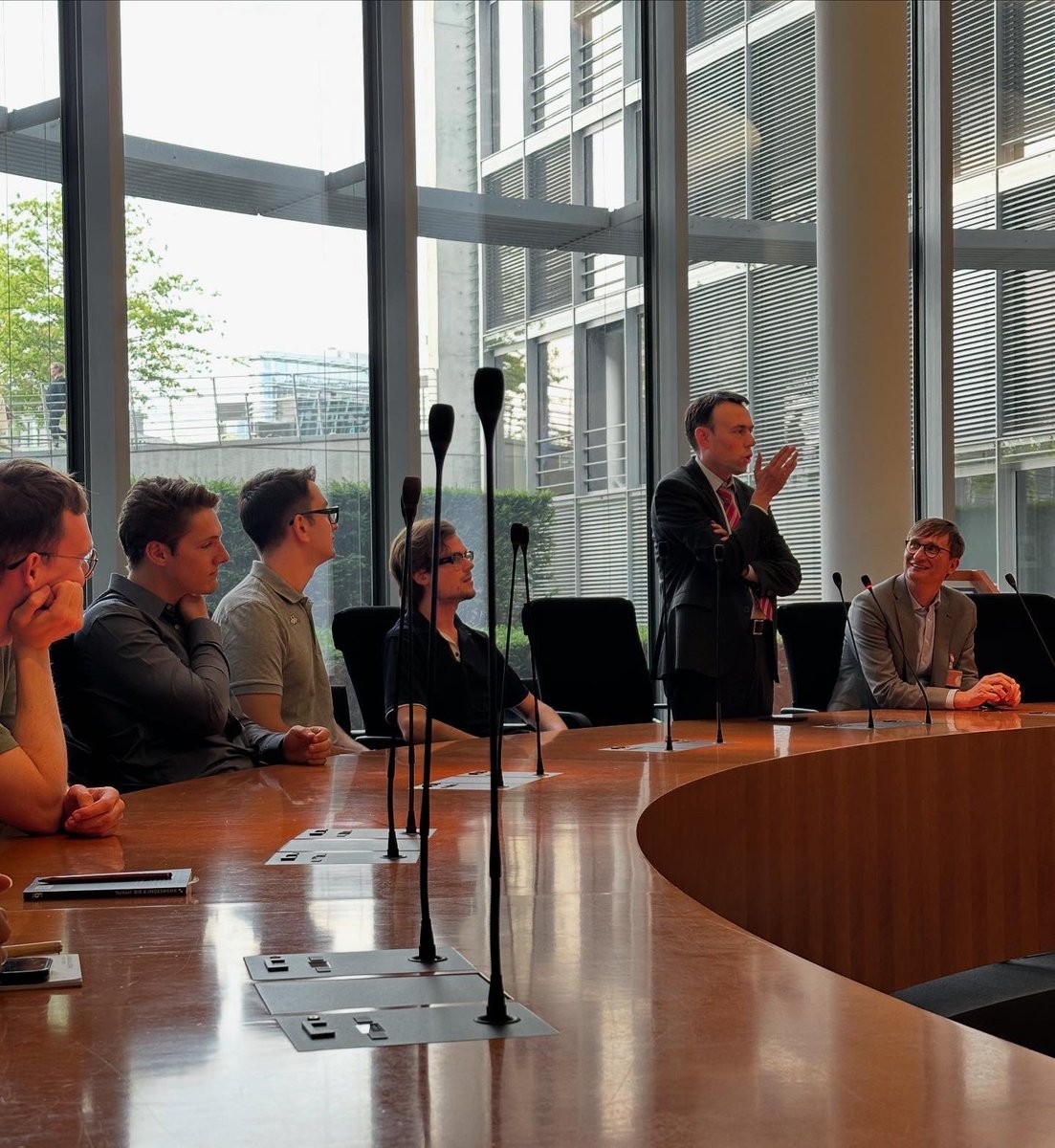 Nils Schmid (@nilsschmid) on Twitter photo 🎓 Austausch mit klugen Köpfen der Zukunft
Ein spannender Austausch mit engagierten Studierenden des Masterprogramms War and Conflict Studies von Prof. Dr. Sönke Neitzel an der <a href="/unipotsdam/">Universität Potsdam</a>.
Vielen Dank für die spannenden Impulse und das offene Gespräch! 🎓 Austausch mit klugen Köpfen der Zukunft
Ein spannender Austausch mit engagierten Studierenden des Masterprogramms War and Conflict Studies von Prof. Dr. Sönke Neitzel an der <a href="/unipotsdam/">Universität Potsdam</a>.
Vielen Dank für die spannenden Impulse und das offene Gespräch!