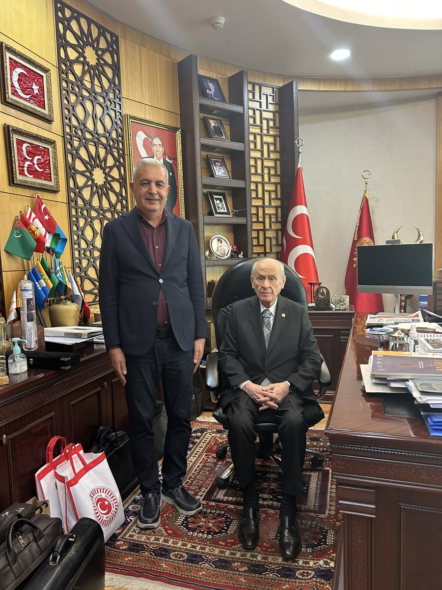 Baki Şimşek (@bakisimsekmhp) on Twitter photo Bilge liderimiz Devlet Bahçeli beyefendiyi ziyaret ettik.Nazik kabulleri için teşekkür ediyorum. Bilge liderimiz Devlet Bahçeli beyefendiyi ziyaret ettik.Nazik kabulleri için teşekkür ediyorum.