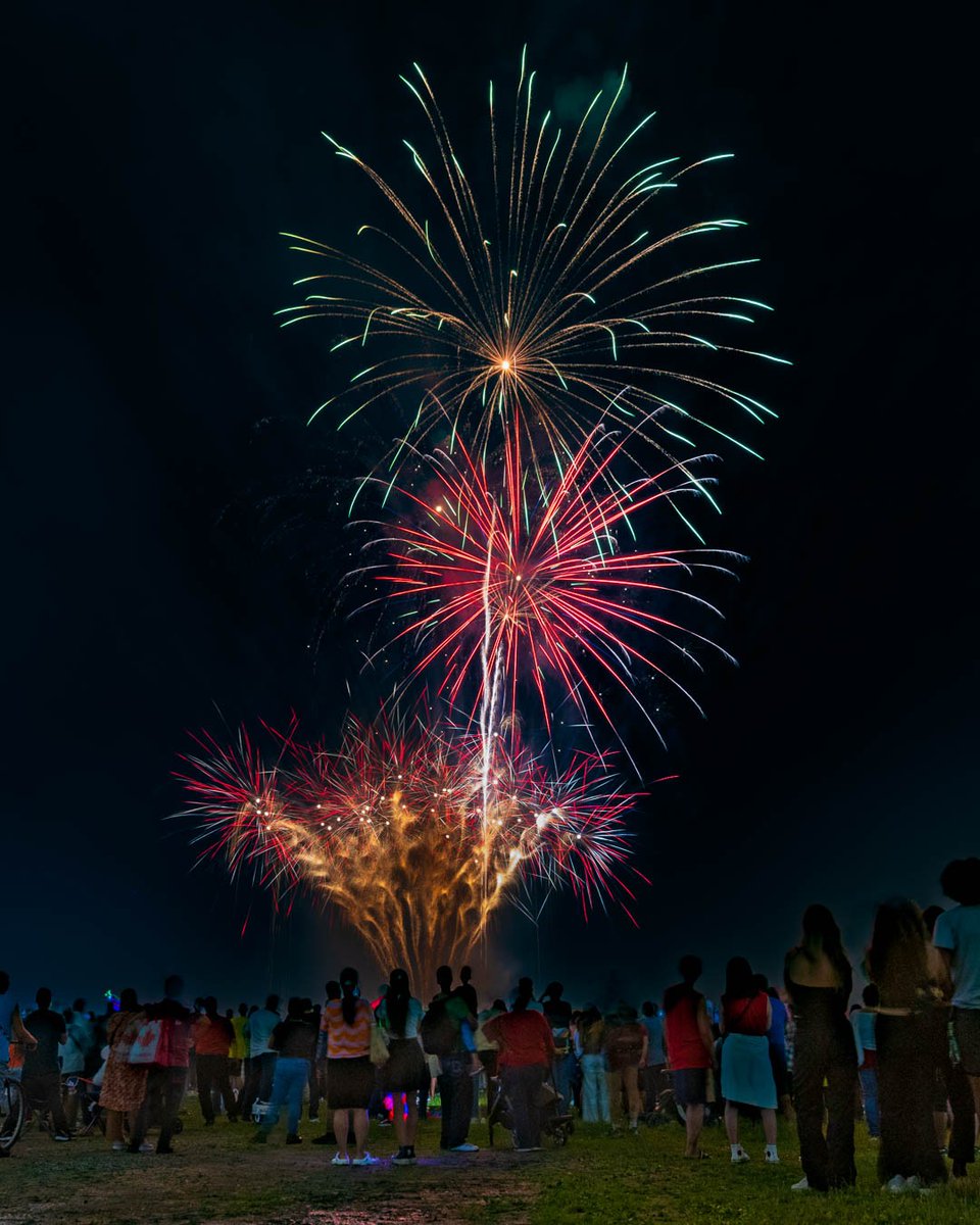 SeeTorontoNow's tweet image. Happy Canada Day! 🇨🇦✨
Today, we honour our diverse communities, vibrant culture and the spirit that brings us together from coast to coast to coast. Here’s to celebrating what makes us proud to call Canada home.
#CanadaDay #MeetinToronto #SeeTorontoNow
📷: @flashyshortstop
