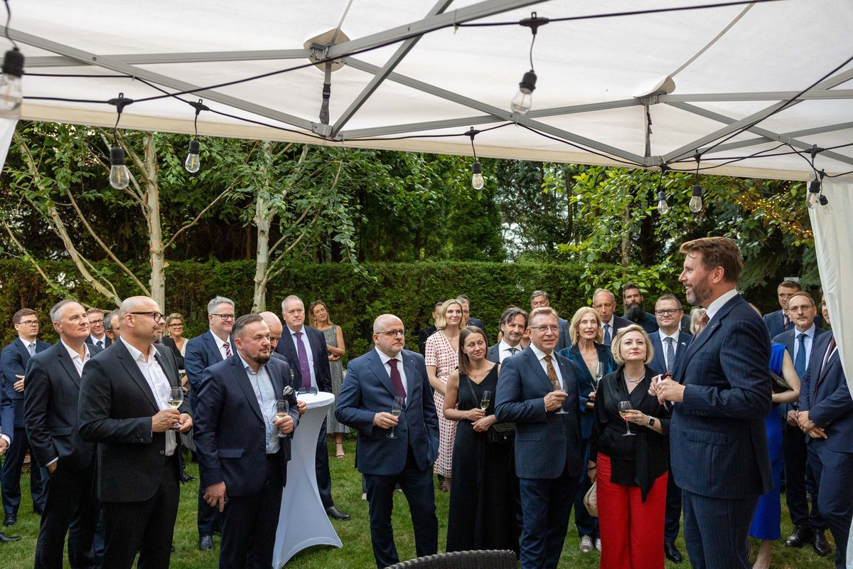 AusAmbPoland's tweet image. Australia & Poland are deepening our economic partnership 🇦🇺🤝🇵🇱. I was delighted to welcome the European Australian Business Council (EABC) to Warsaw last week & to host them for a summer evening reception with our Polish friends at the Australian Residence 🥂#EUAUSFTA