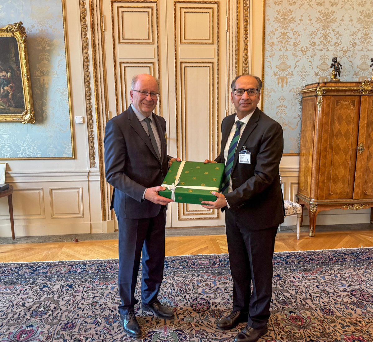 Pakistan Embassy Sweden (@pakinsweden) on Twitter photo Today, the 19th round of Bilateral Political Consultations between 🇵🇰& 🇸🇪 was held at the Swedish Ministry for Foreign Affairs (@SwedenMFA). Additional Secretary (Europe) Muhammad Ayub led the 🇵🇰 delegation while the 🇸🇪 side was headed by Amb <a href="/MikaelLindvall/">Mikael Lindvall</a>.
<a href="/ForeignOfficePk/">Ministry of Foreign Affairs - Pakistan</a> Today, the 19th round of Bilateral Political Consultations between 🇵🇰& 🇸🇪 was held at the Swedish Ministry for Foreign Affairs (@SwedenMFA). Additional Secretary (Europe) Muhammad Ayub led the 🇵🇰 delegation while the 🇸🇪 side was headed by Amb <a href="/MikaelLindvall/">Mikael Lindvall</a>.
<a href="/ForeignOfficePk/">Ministry of Foreign Affairs - Pakistan</a>