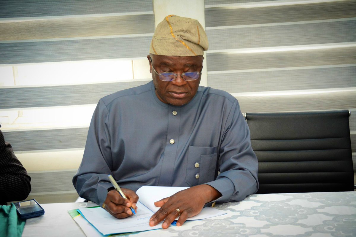 info_NRC's tweet image. The signing of the Memorandum of Understanding between NRC and five tertiary institutions on the development of Manpower in Railway Engineering Technology.