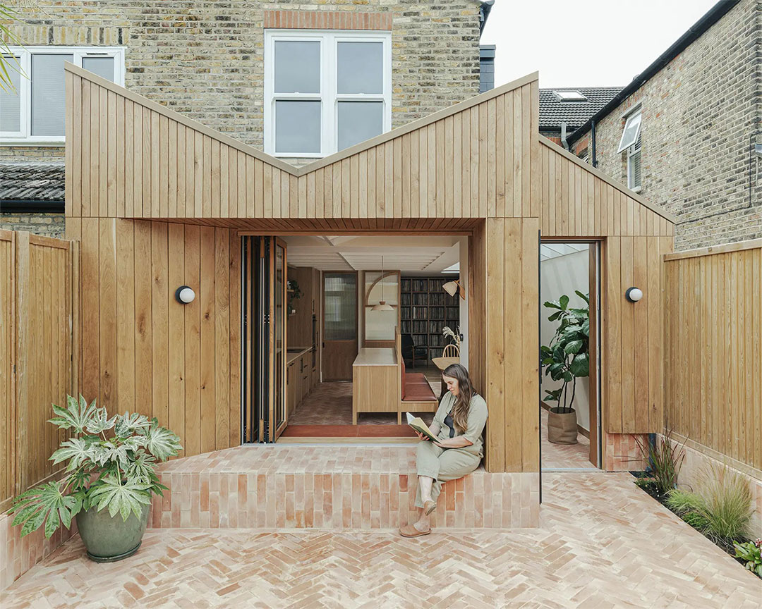 Wondering how to get planning permission for an extension? We explain the different routes to gaining consent for your addition, and share our tips on how to maximise your chances of a successful planning application: ow.ly/5Lvo50WgM6B
