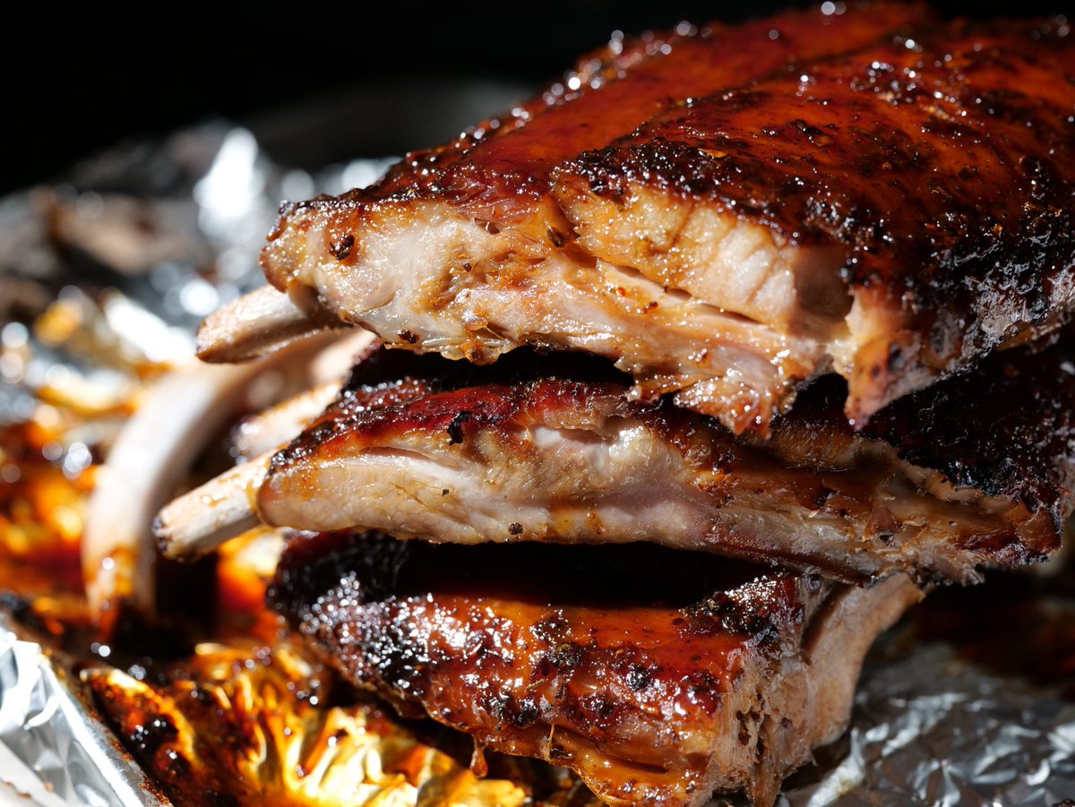 altonbrown's tweet image. I don't always rib on July 4, but when I do, these are the ribs I rib. And no...you don't need a grill, though a quick sear at the end is never frowned upon. altonbrown.com/recipes/who-lo…
#barbecue #july4 #deargodicantstopeating