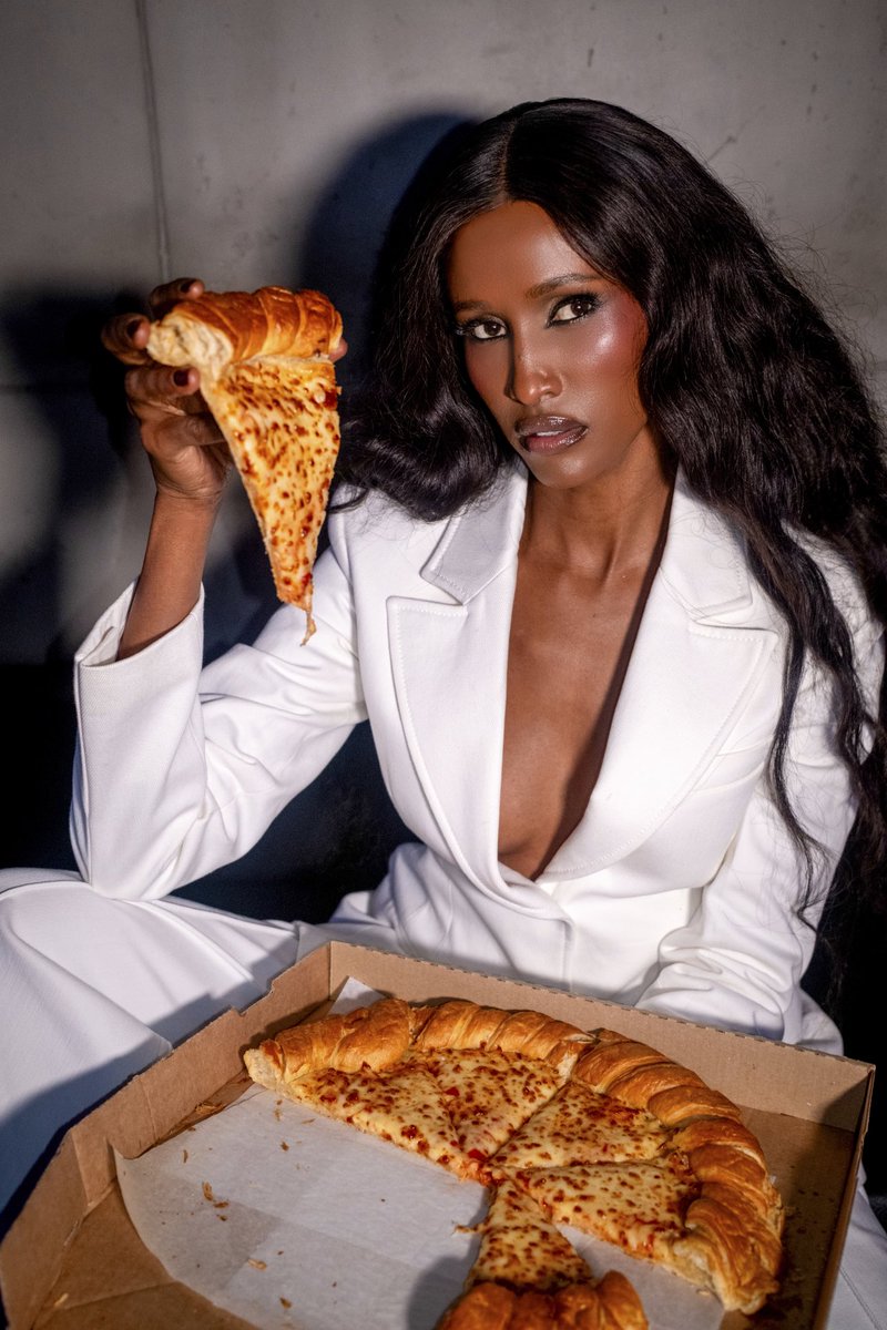 chanelayan's tweet image. Papa John’s #paris