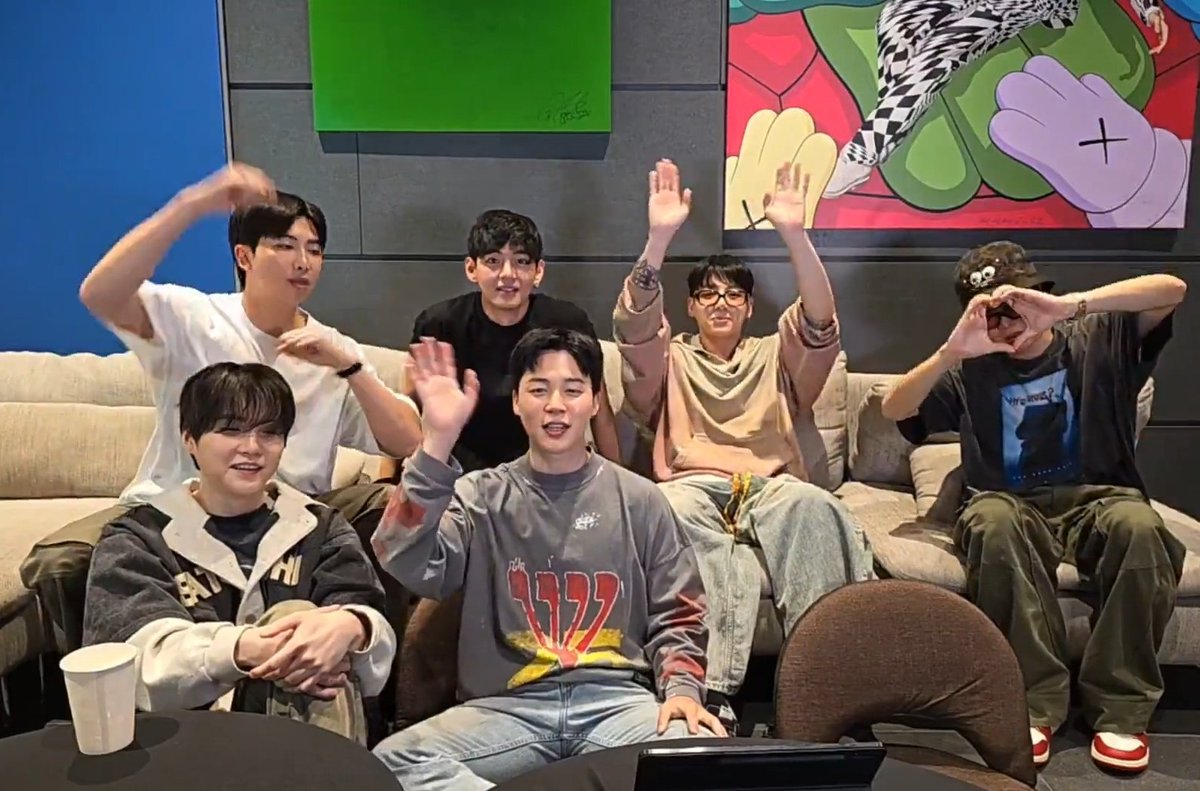 MJ92bts's tweet photo. ❤️‍🩹 https://t.co/9RiMuUKMej