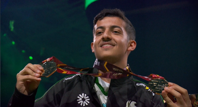 ZEEZ0_rl's tweet photo. لاعب تاريــــــخي.. لاعب استثنائي.. MVP البطولة بلا منازع
اللاعب @kiileerrz 🐐🏅

ارقام إعجازية في كل مراحل البطولة:

كامل الميجر:
🥇 أعلى معدل سكور في البطولة (484.84)
🥇 هداف البطولة (1.04)
🥇 اعلى معدل مساهمة "أهداف + أسيست" (1.72)
✅ الخامس في الاسيست (0.68) "الثاني بعد نوبو للاعبين لعبوا فوق 21 قيم
✅ السادس في التصديات (2.24) "الثالث بعد روص وkv1 للاعبين لعبوا فوق 21 قيم
✅ ساهم بـ43 هدف من اصل 58 (74.14%)

البلاي اوفس(النهائيات):
🥈 اعلى معدل سكور (484) " سيكو بـ506.17 لعب 6 اقيام فقط، كيلرز لعب 15 قيم "
🥇اعلى معدل نقاط (1.06)
🥇 اكثر لاعب صنع اهداف بمجموع 8 اهداف "متعادل مع ترك وروص"
🥇اعلى معدل مساهمة "أهداف + أسيست" (1.60)
🥉ثالث اكثر لاعب قام بتصديات بمجموع  37 تصدي 
✅ ساهم بـ24 من اصل 33 هدف (72.73%)

النهائي الكبيـــــر:
🥇 اعلى معدل سكور (545.80)
🥇 الهداف بمعدل (1.80) "تم تحطيم رقم قياسي في تاريخ RLCS LAN، رقم كان صامد لمدة 10 سنوات "
🥇 اعلى معدل مساهمة "أهداف + أسيست" (2.00)
🥇 أخذ الـMVP بـ4 من اصل 5 اقيام
✅ ساهم بـ10 من اصل 14 هدف (71.43%)

لا يوصف🐐