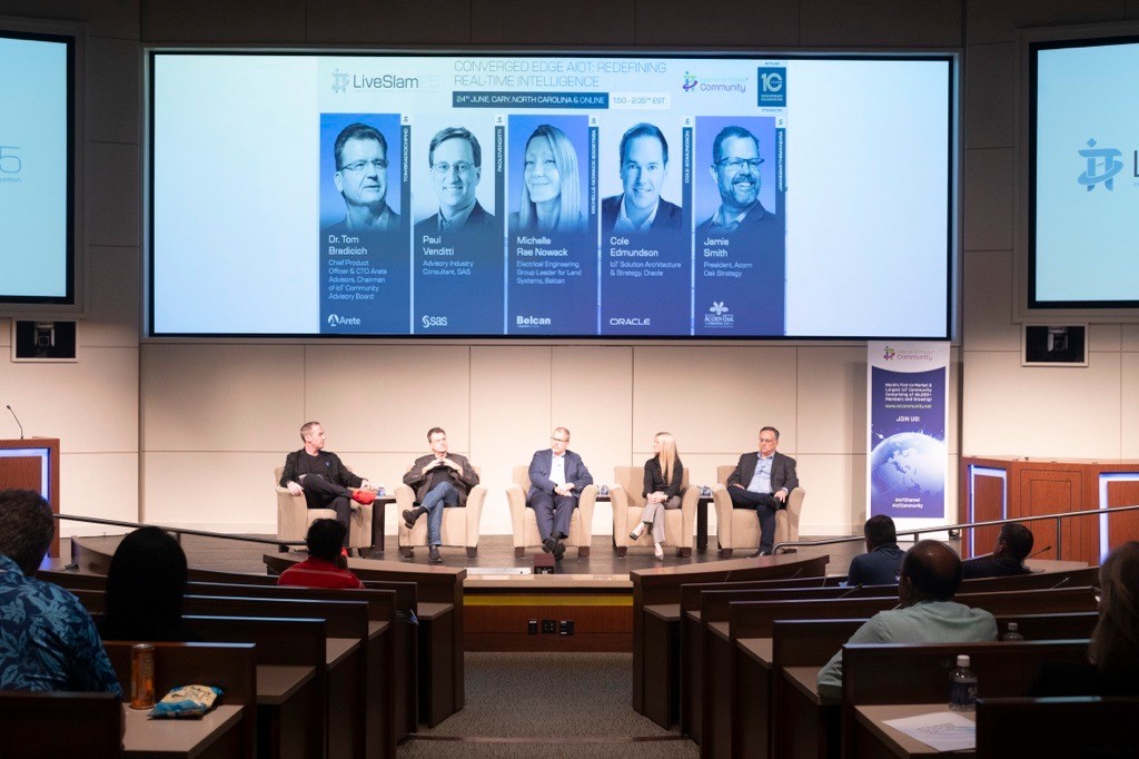 DigitalJPB's tweet photo. After two days of insights, innovation, and inspiration at #IoTSlam Live 2025 last week, feeling energized on where #IoT is headed next. The future is looking smarter, faster, and more connected. Let's keep the conversations going! https://t.co/276Qh7FGT4 https://t.co/sdjOPuifZE