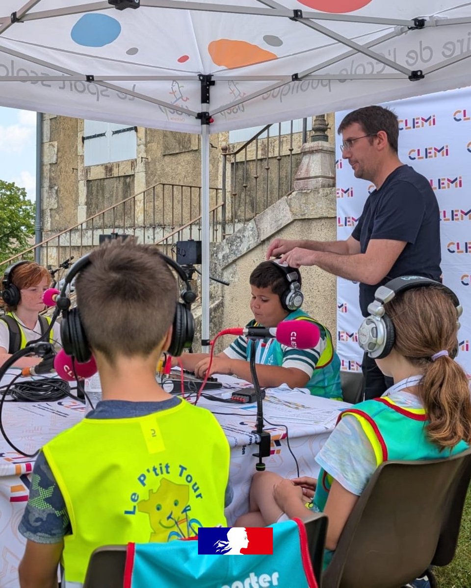 LeCLEMI's tweet image. 🚴Ce 26 juin, Auch accueillait une étape du P'tit Tour @usepnationale
Les élèves de 3 écoles de la ville ont pu participé à des ateliers d'#EducMédiasInfo animés par le CLEMI.
Webradio et interviews : ils sont prêts à être reporters pour le Tour de France, les 16/07 et 17/07 !