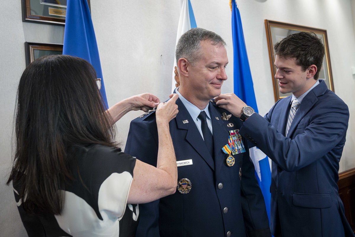 thejointstaff's tweet image. General Alexus G. Grynkewich is officially the new Commander of @US_EUCOM, the combatant command responsible for promoting peace and security across 51 countries and territories in and around #Europe.