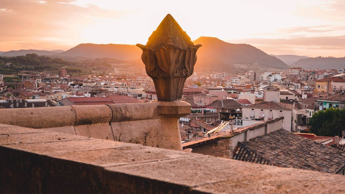 ⛪️ Si voleu gaudir del patrimoni del Bages d'una manera única, no us perdeu les Vesprades d'estiu a la Seu de Manresa, unes visites que es fan els capvespres de juliol en aquesta joia de l'arquitectura gòtica.

📅 4, 10 i 18 de juliol, a les 19.30h
🎟️ entrapolis.com/entradas/vespr…