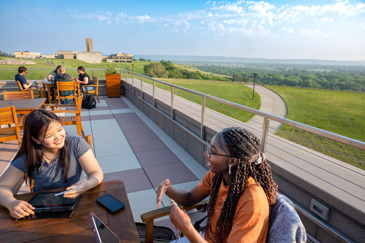 umary's tweet image. 🎉 Incoming Class of 2026 – Your future is on deck! 🎉
Applications are now open! Be one of the first to apply to #LifeatMary at
umary.edu/Apply