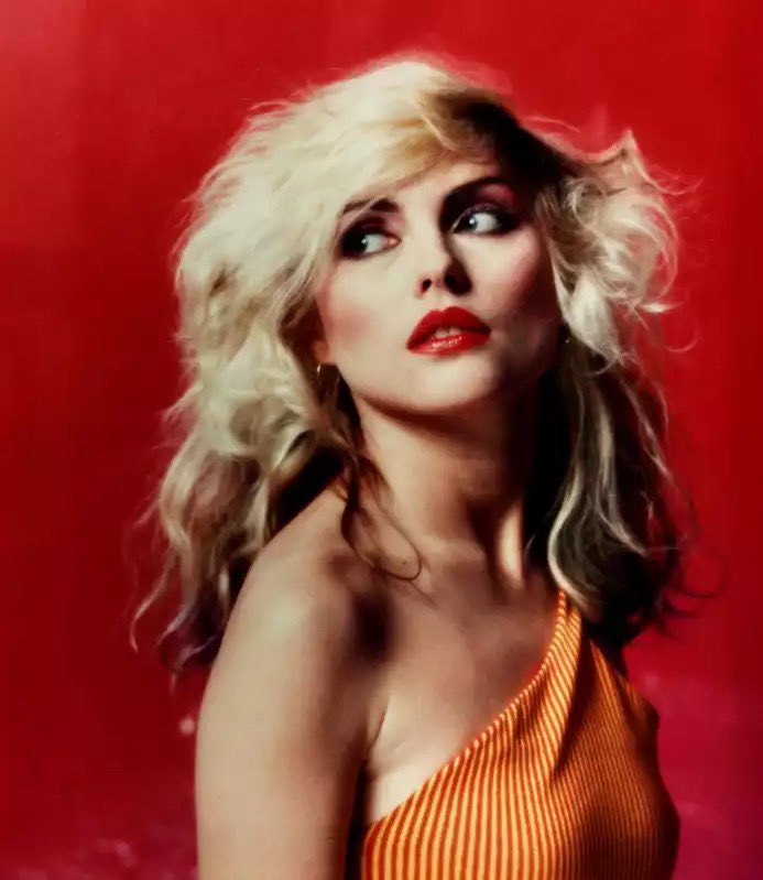 TheRealMickRock's tweet image. Mick saw her as ”a timeless beauty who remains to this day the most photogenic subject the rock music scene has ever produced.” We couldn’t agree more.
Happy Birthday Debbie!
#DebbieHarry of @BlondieOfficial #ShotByRock in NYC, 1978