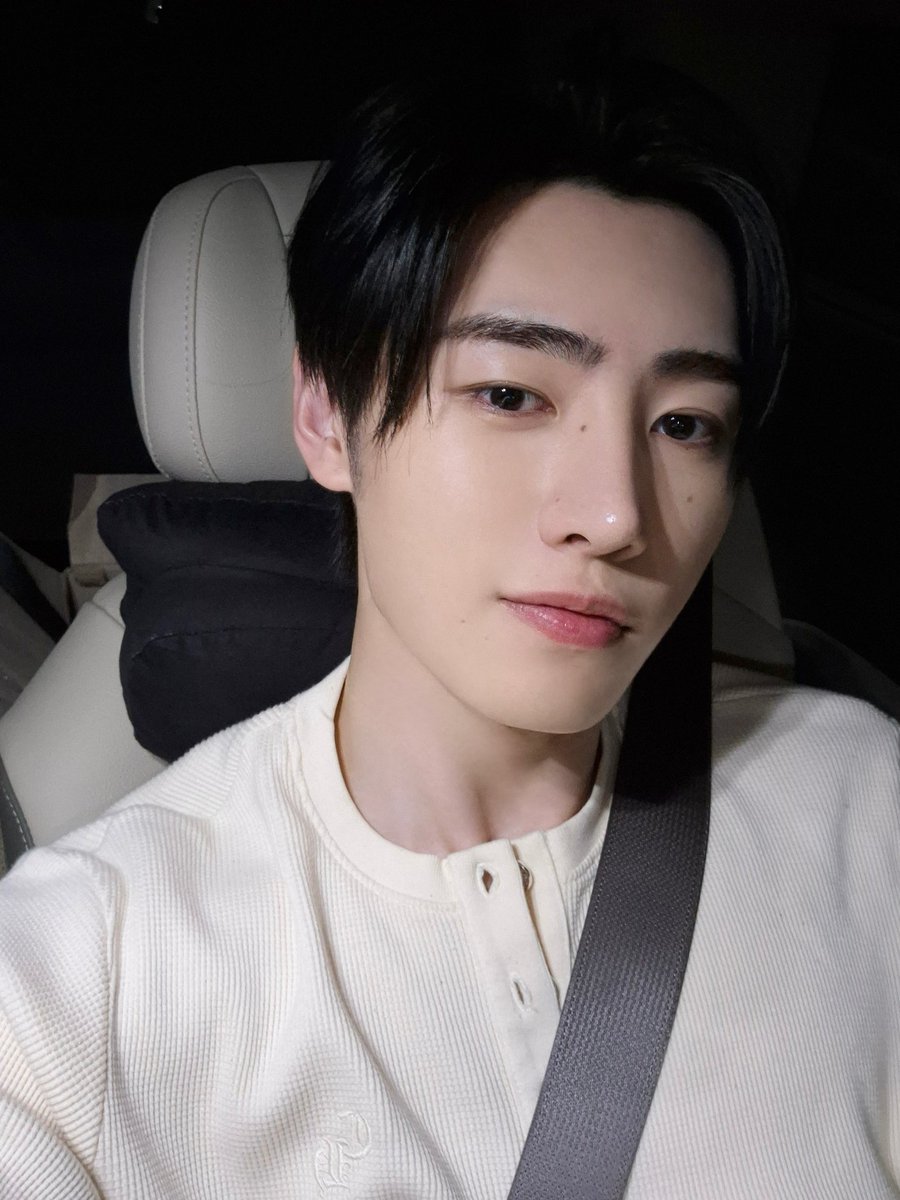 sunghoon car selca 🤍