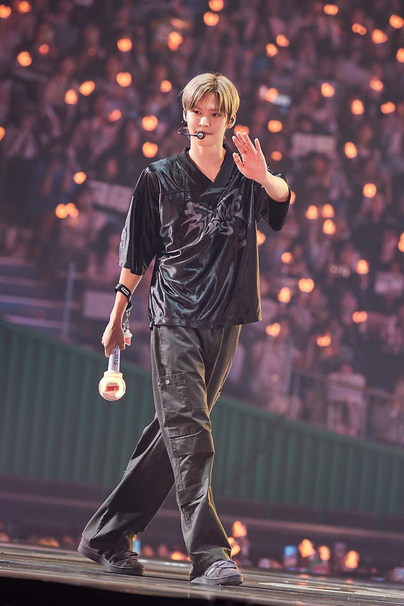 tglsvn_EUNSEOK's tweet image. Happy 3 years, Eunseok! I know you’ve worked hard to make this concert happen, so let’s create more memories together. I hope you enjoy every moment, get more chances to shine. Be confident cause BRIIZE are always by your side. 

#3YearsWithEunseok
#은석아_루키즈공개_3주년축하해