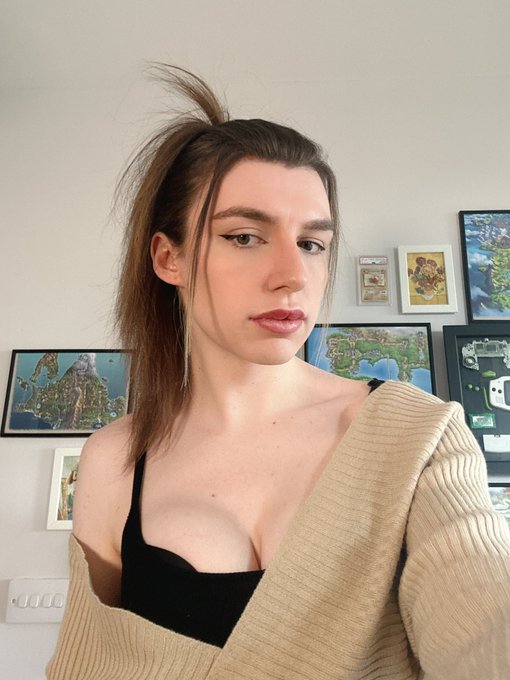 Watch Izzy💫's leaked NSFW photo on TwXstars