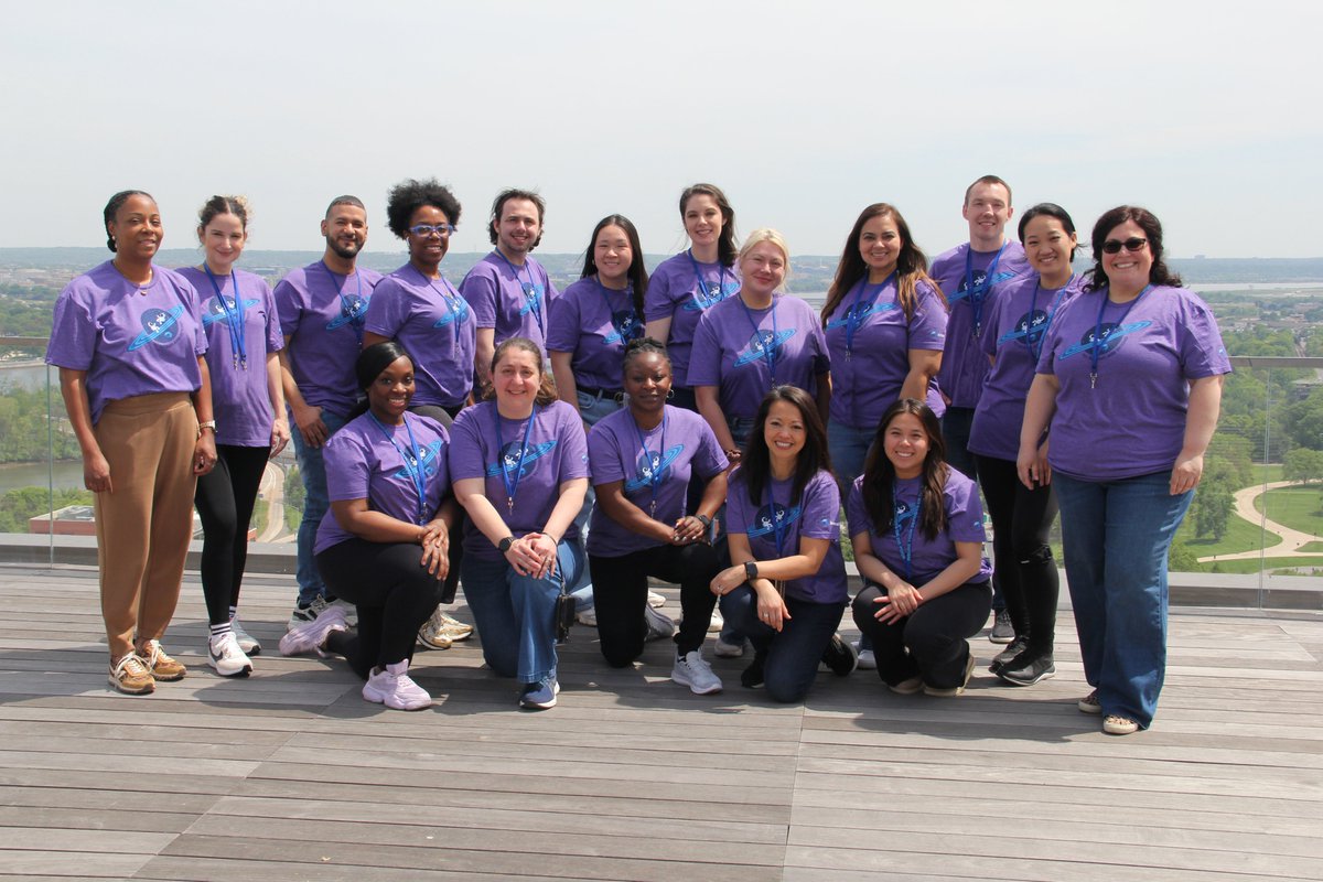 IntraFi's tweet image. Honored to be named a top-10 midsize workplace by @washingtonpost! From pioneering reciprocal deposits to growing the largest bank network of its kind, our mission has always been to empower community & regional banks—and the communities they serve. ow.ly/CK6L50Wj71N