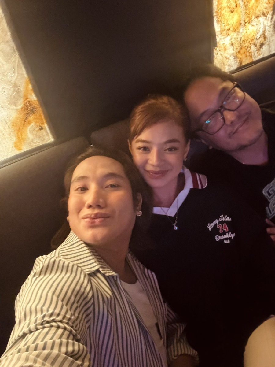 soooooomiloo's tweet image. We love you @biancadeveraa !!!! @micodelrosario