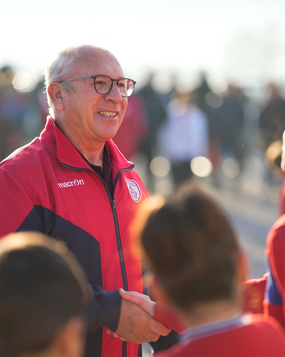 Futbol Kamuoyuna duyurulur;
 
70 yaşımı doldurdum, tadında bırakmak lazım.
1989 yılında 34 yaşımda iken başladığım ve 36 yıldır içinde olduğum Profesyonel Futbol Yöneticiliği’nden 
emekliye ayrılma kararı almış bulunuyorum.
 
TFF bünyesinde yarışmacı hakları tescili olan