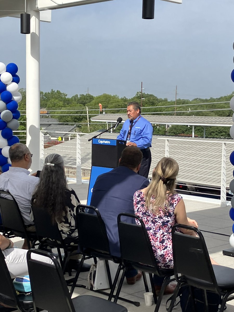CapMetroCEO's tweet image. A big thank you to Arthur, one of our longest-serving @CapMetroATX bus operators! He has served the Austin community for over 40 years, won four international Bus Roadeos, and numerous state-level awards. Thank you for all you do, Arthur! 🚌👏 #BusOperatorAppreciation