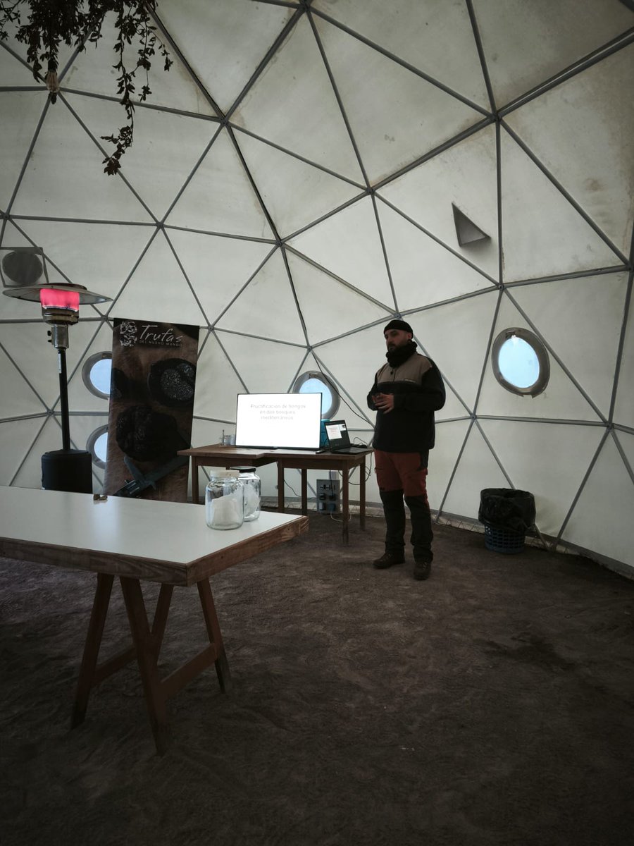 Angel Ponce (Ell/He/Him) (@angelponce____) on Twitter photo Last week I had the chance to visit <a href="/TrufasAR/">TrufasDelNuevoMundo</a> and see the passionate work Faustino and Tomás are doing there. I also could share a bit of my research with all the colleagues form <a href="/IIBYT_CONICET/">IIBYT_CONICET</a>. Thank you so much! 🖤 Last week I had the chance to visit <a href="/TrufasAR/">TrufasDelNuevoMundo</a> and see the passionate work Faustino and Tomás are doing there. I also could share a bit of my research with all the colleagues form <a href="/IIBYT_CONICET/">IIBYT_CONICET</a>. Thank you so much! 🖤