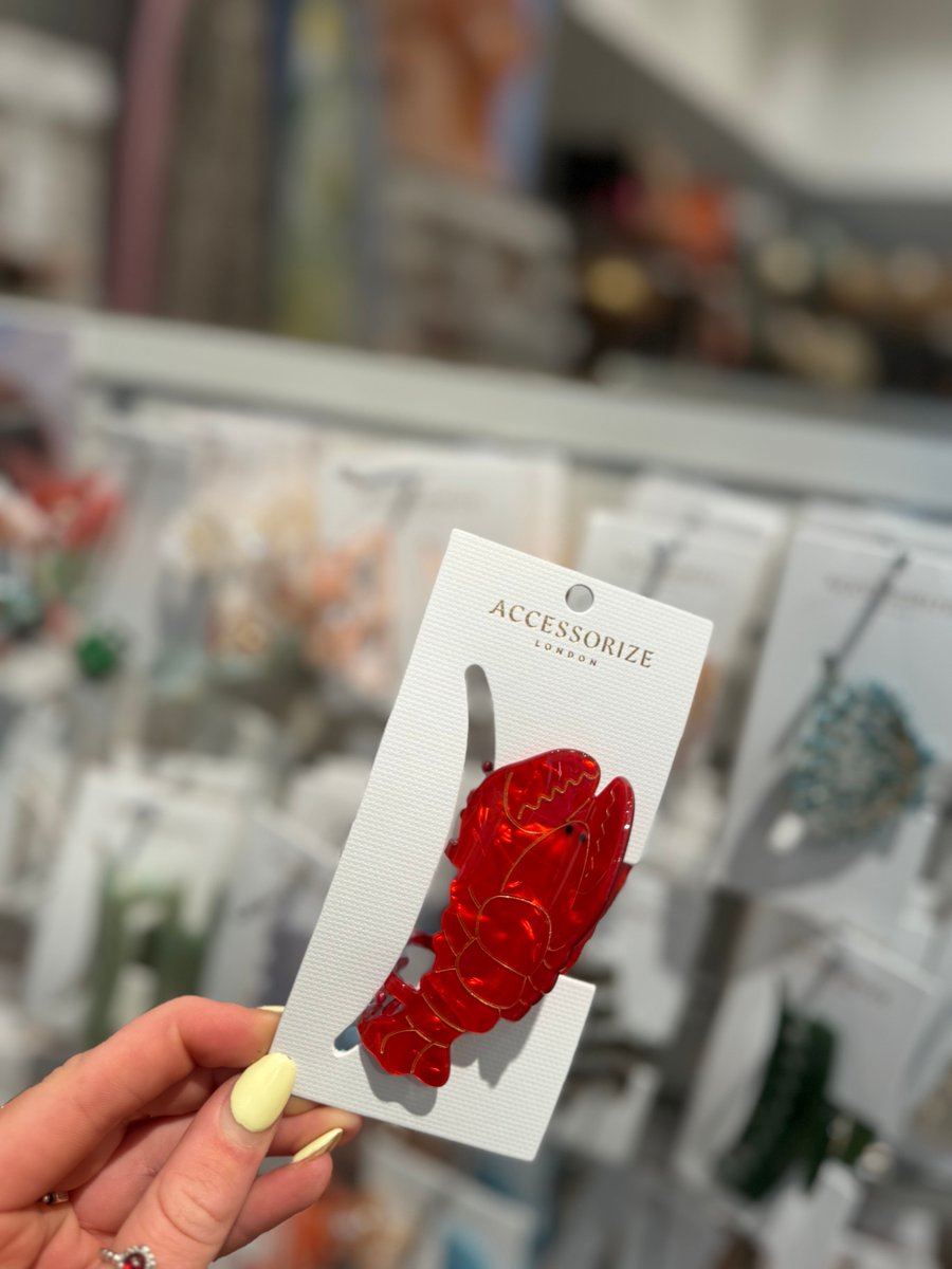 Your hair called, it wants Accessorize 💁‍♀️

Clips, but make them cute. Shop at Accessorize. 

#BD25 #Bradford2025 #Bradford #thebroadwaybradford #bradfordshopping #bradfordeats #whatsoninbradford #bradfordoffers #bradfordcitycentre #accessorize #clawclips
