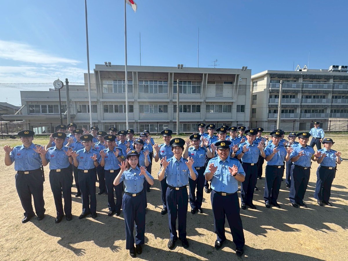 z_kocho's tweet image. 明日よる7時の #絶好調W は…！

▼#鈴木大河の推しタイガー🐯💙
石川県警察学校を初体験！
大迫力の逮捕術に驚愕👮

▼DON DON ドンブリー🔥
インパクト大のドンブリ2連発

▼がんこうまい中継
夏に行きたい！ビアテラス🍻☀️

#馬場ももこ #前田慶次郎 #鈴木大河 #IMP. #エイトMAN #近藤千優