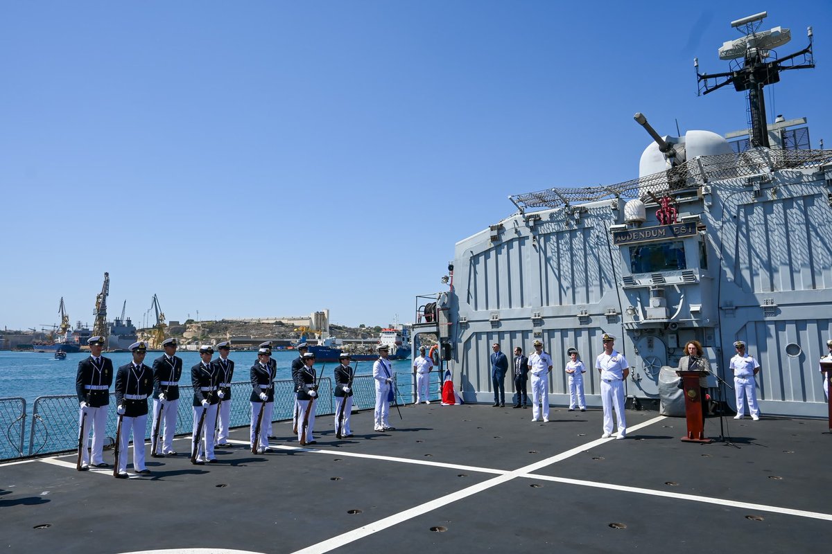 Durante la sosta a La Valletta, #NaveMimbelli ha accolto l’Ambasciatore d’Italia a Malta, S.E. Valentina Setta.
Un momento di diplomazia navale e formazione per i 57 Allievi del 2° Corso “Uranos” della Scuola Navale #Morosini
#IlGrandeEquipaggio 
#OltreGliOrizzonti